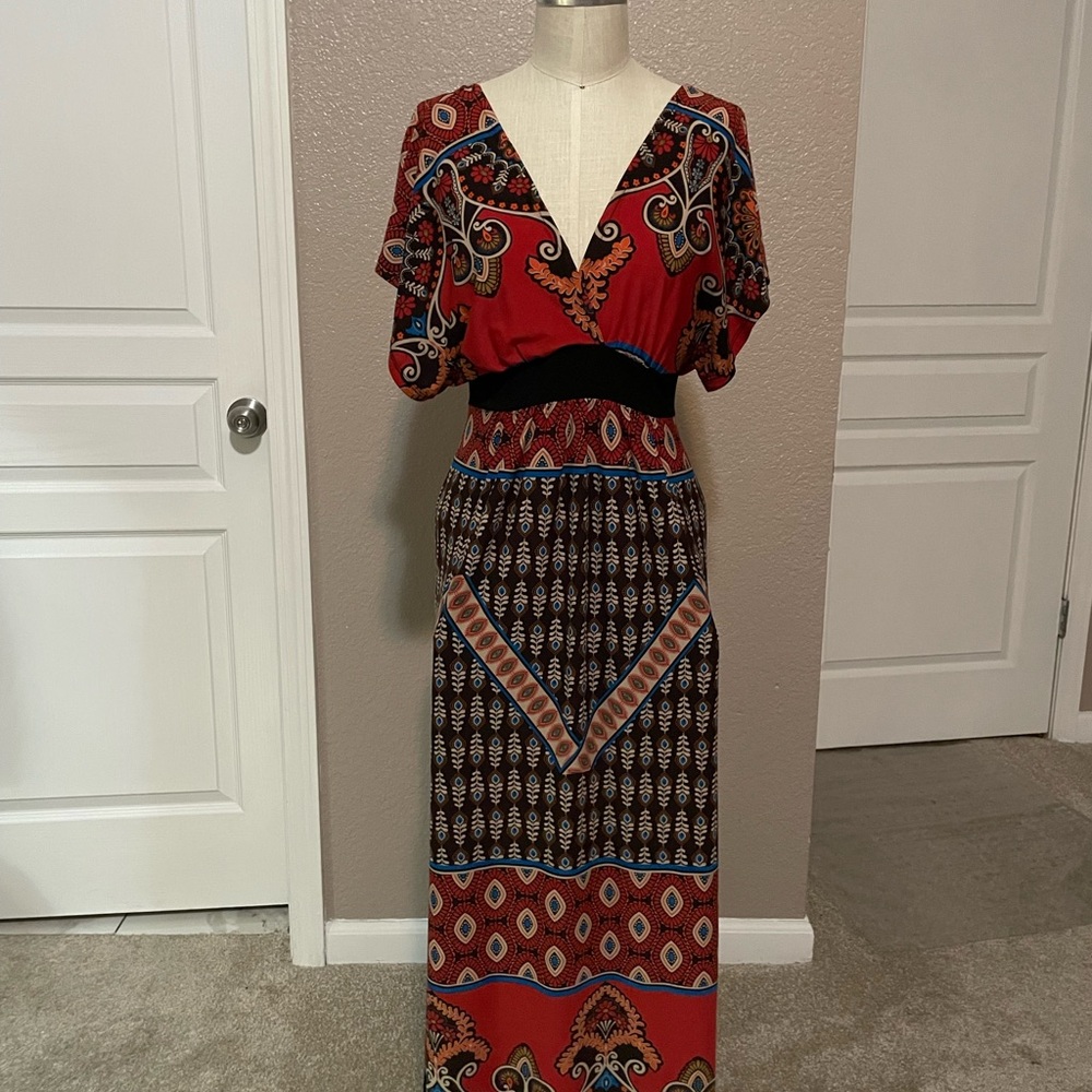 Forever 21 Red and Black Bohemian Maxi Dress